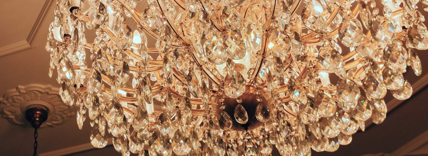 LED Decken Leuchte Kronleuchter Flur Blüten Luster Kristall Behang Gold Lampe 